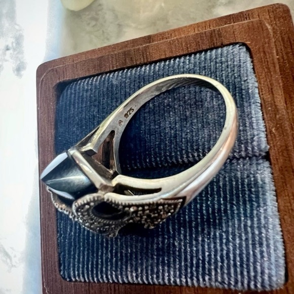 Vintage Black Onyx Filigree Swirl Setting. Caged stone Ring with Marcasite 925 - Picture 11 of 16